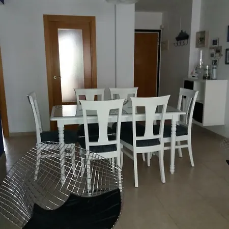 Апартаменты Apartamento Denia. Frente Club Nautico Con Vistas Al Mar, Terraza Y Piscina Дения